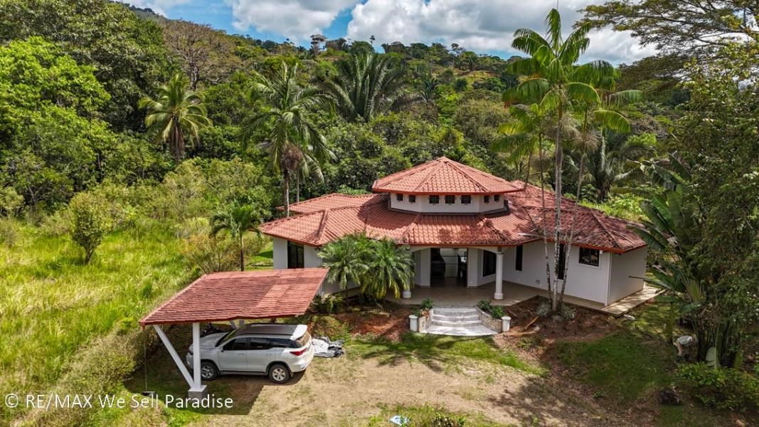 3 – Bedroom House Located In The well – Known Southern Pacific Community of CHONTALES